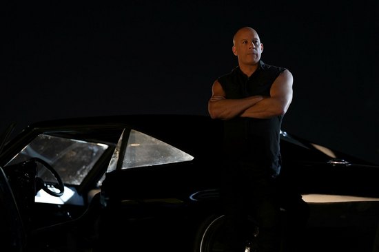IM FADENKREUZ: Dominic Toretto (Vin Diesel) und seine ganze Familie sind Ziel des Rachefeldzugs, den der vor nichts zurückschreckende Dante (Jason Momoa) entfesselt. Foto: Universal Pictures