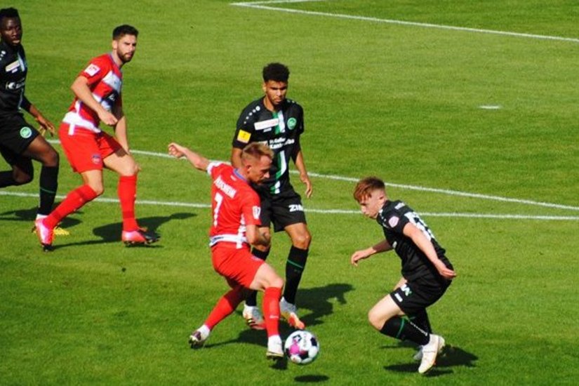 Marc Schnatterer bleibt Kapitän des 1. FC Heidenheim.