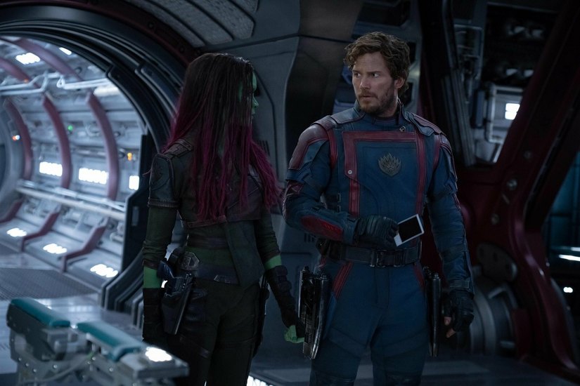 ES SCHEPPERT WIEDER IM UNIVERSUM: Die Guardians of the Galaxy um Star-Lord (Chris Pratt) und Gamora (Zoe Saldana) bekommen es mit neuen, mächtigen Gegnern zu tun. Foto: Walt Disney