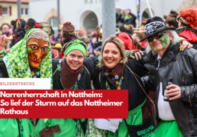 Auch Bürgermeister Norbert Bereska (rechts) feierte mit den Hexen und Narren in Nattheim. | Foto: Dennis Straub