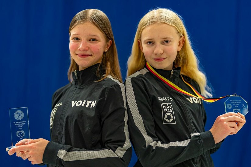 Gegnerinnen im vereinsinternen Halbfinale: Anna Sünderhauf (links) und Katie Busch. Foto:  Fechtzentrum
