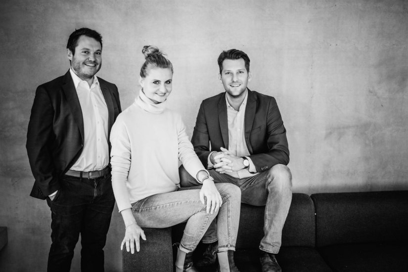 Die neuen Inhaber (von links): Moritz Wolf, Heidi Apetz, Tjark-Marten Apetz.