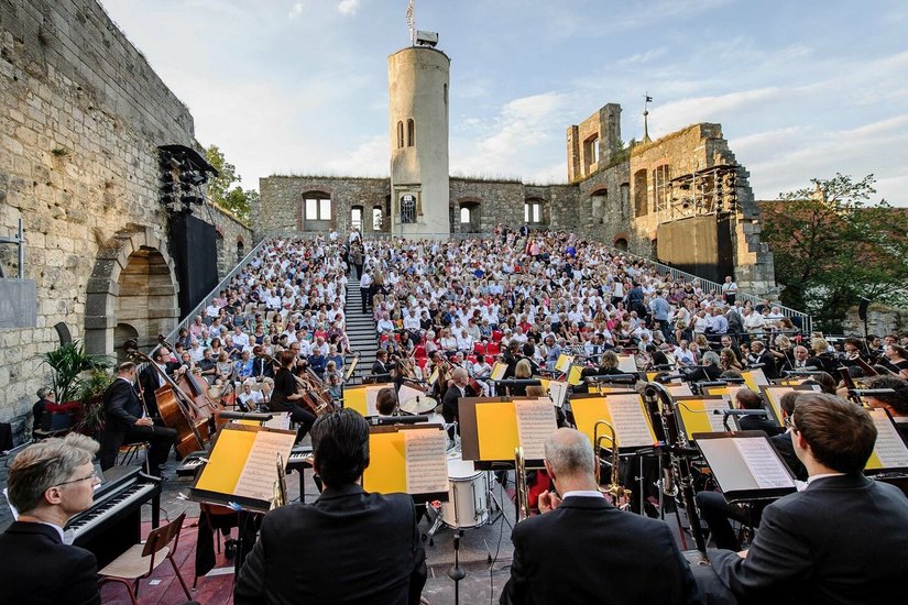 ENDLICH WIEDER OPER: Der Rittersaal auf Schloss Hellenstein wird im Sommer wieder zum Spielort. Für die Akteure der Opernfestspiele suchen die Organisatoren noch Quartiere.