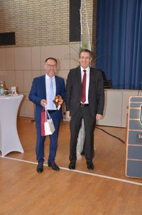 Die Gemeinde Sontheim verabschiedet den beliebten Bürgermeister Matthias Kraut.