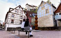 KUNST IN DER CITY: Die Arbeit von Herbert Mehler am Kleinen Schlossplatz in der Hinteren Gasse